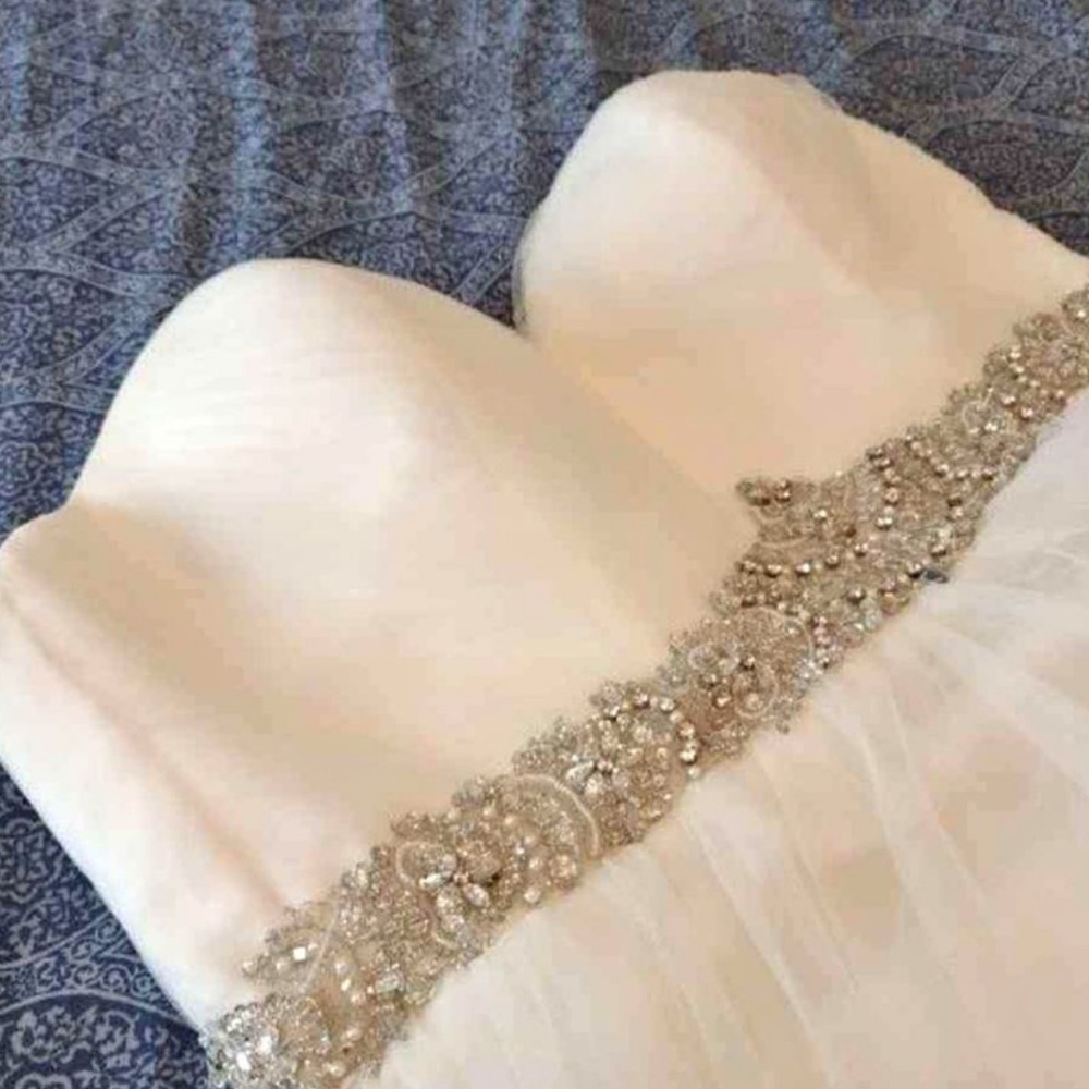 Ball gown, wedding dress, white, sweetheart top - Picture 5 of 6